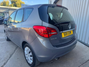 2011 Vauxhall Meriva 1.7 Cdti Exclusiv Euro 5 5dr in Brown — image 4