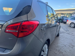 2011 Vauxhall Meriva 1.7 Cdti Exclusiv Euro 5 5dr in Brown — image 6