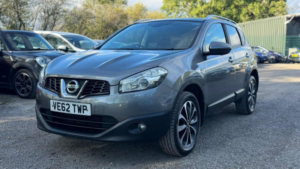 2012 Nissan Qashqai 1.5 Dci N-Tec+ 2WD Euro 5 5dr in Grey — image 3