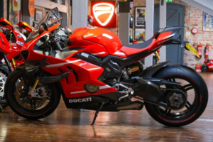 2020 Ducati Superleggera V4 V4 Superleggera Only 993 Miles in Red — image 3