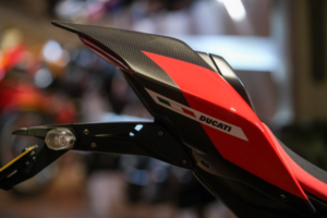 2020 Ducati Superleggera V4 V4 Superleggera Only 993 Miles in Red — image 4