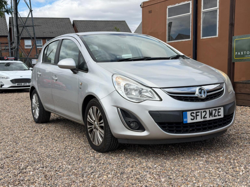 2012 Vauxhall Corsa 1.4 16v Se Euro 5 5dr in Silver — image 1