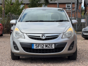 2012 Vauxhall Corsa 1.4 16v Se Euro 5 5dr in Silver — image 2