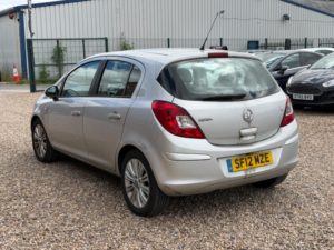 2012 Vauxhall Corsa 1.4 16v Se Euro 5 5dr in Silver — image 4
