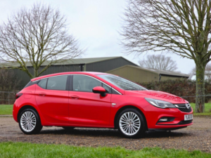 2016 Vauxhall Astra 1.4i Turbo Elite Euro 6 5dr in Red — image 2