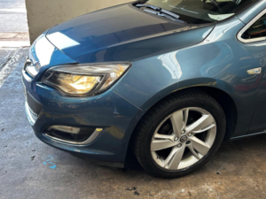 2014 Vauxhall Astra 1.6 16v Sri Auto Euro 5 5dr in Blue — image 5
