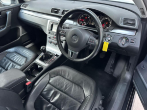 2014 Volkswagen Passat 2.0 Tdi Bluemotion Tech Executive Style Euro 5 (s/s) 4dr in Black — image 4