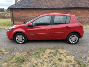 2012 Renault Clio 1.2 I-Music in Red — image 5