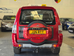 2010 Mitsubishi Shogun 3.2 Di-Dc Elegance in Red — image 6
