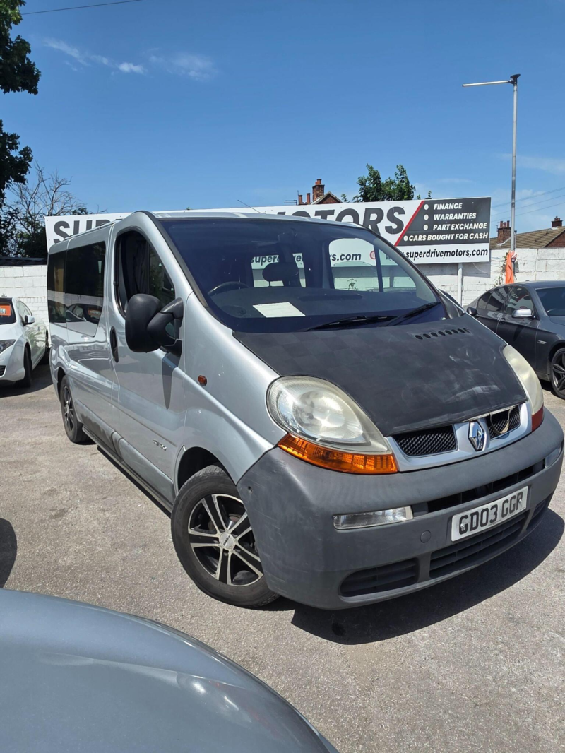 2003 Renault Trafic 1.9 Td Dci Sl27 4dr in Silver — image 1