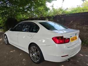 2012 BMW 3 Series 2.0 320i Se Auto Xdrive Euro 5 (s/s) 4dr in White — image 3