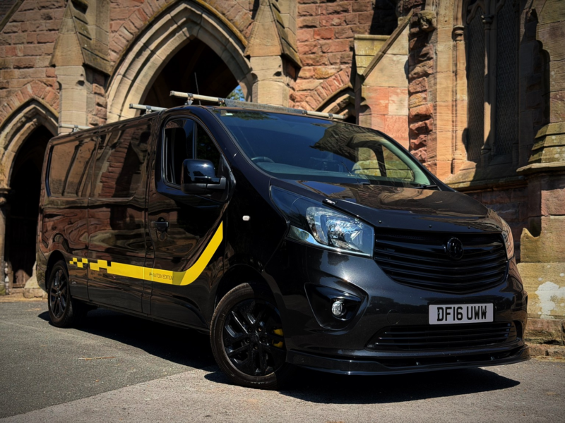 2016 Vauxhall Vivaro 1.6 Cdti 2900 Biturbo Ecoflex Sportive 6 Seater in Black — image 1