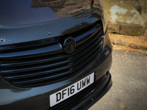 2016 Vauxhall Vivaro 1.6 Cdti 2900 Biturbo Ecoflex Sportive 6 Seater in Black — image 3