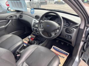 2002 Ford Focus 1.6i 16v Silver 3dr in Silver — image 3