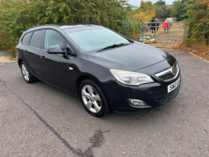 2012 Vauxhall Astra Exclusiv in Black — image 2