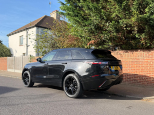 2022 Land Rover Range Rover Velar 2.0 D200 Mhev R-Dynamic S Auto 4WD Euro 6 (s/s) 5dr in Black — image 5