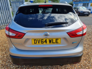 2014 Nissan Qashqai 1.5 Dci Tekna 2WD Euro 5 (s/s) 5dr in Silver — image 5