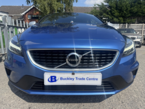 2017 Volvo V40 2.0 R-Design D2 in Blue — image 3