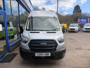 2019 Ford Transit 2.0 460 Ecoblue Trend 17 Seater Minibus 5dr Diesel Manual Rwd L4 H3 Euro 6 130 Ps in Silver — image 2