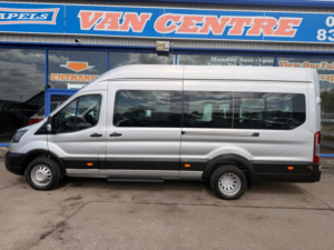 2019 Ford Transit 2.0 460 Ecoblue Trend 17 Seater Minibus 5dr Diesel Manual Rwd L4 H3 Euro 6 130 Ps in Silver — image 3