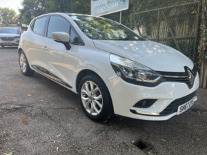 2017 Renault Clio 0.9 Dynamique Nav Tce 90 in White — image 3