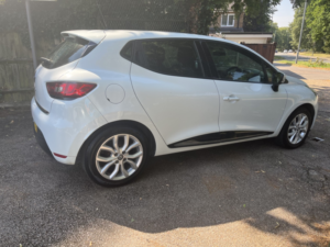 2017 Renault Clio 0.9 Dynamique Nav Tce 90 in White — image 4