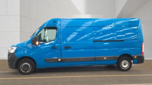 2022 Renault Master 2.3 Fwd Lm35 Energy Dci 150 Business My19 in Blue — image 6