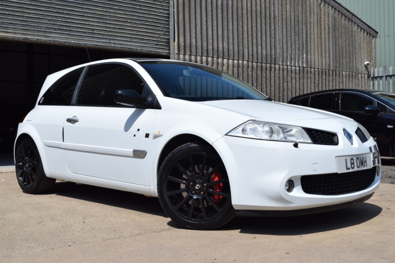 2008 Renault Megane 2.0 T Team F1 Team R26 in White — image 1