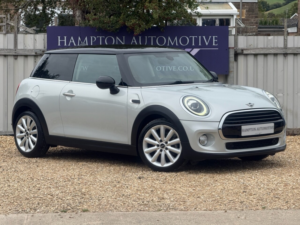 2018 MINI Hatch 1.5 Cooper Hatchback 3dr Petrol Steptronic Euro 6 (s/s) (136 Ps) in Silver — image 3