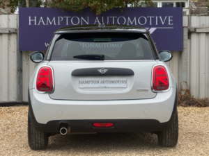 2018 MINI Hatch 1.5 Cooper Hatchback 3dr Petrol Steptronic Euro 6 (s/s) (136 Ps) in Silver — image 6