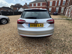 2016 Vauxhall Insignia 2.0 Cdti Sri Vx Line Nav Sports Tourer 5dr Diesel Manual Euro 6 (s/s) (170 Ps) in Silver — image 4
