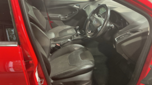 2015 Ford Focus 1.0t Ecoboost Titanium X Hatchback 5dr Petrol Manual Euro 6 (s/s) (125 Ps) in Red — image 4