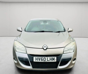 2011 Renault Megane 1.6 16v Dynamique Tomtom Euro 5 3dr in Beige — image 3