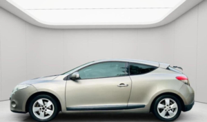 2011 Renault Megane 1.6 16v Dynamique Tomtom Euro 5 3dr in Beige — image 5