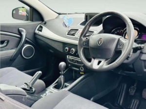 2011 Renault Megane 1.6 16v Dynamique Tomtom Euro 5 3dr in Beige — image 6