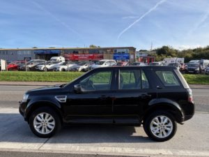 2013 Land Rover Freelander 2 2.2 Sd4 Hse in Black — image 4