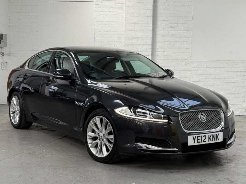 2012 Jaguar Xf 2.2d Luxury Auto Euro 5 (s/s) 4dr in Grey — image 1