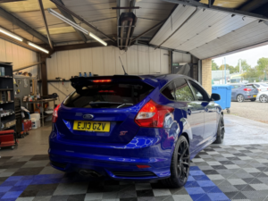 2013 Ford Focus 2.0 T Ecoboost St-2 in Blue — image 4