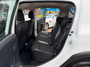 2015 Dacia Sandero Stepway 0.9 Tce Laureate Euro 6 (s/s) 5dr in White — image 5