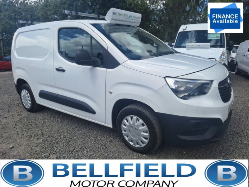 2021 Vauxhall Combo 1.5 Turbo D 2000 Edition in White — image 1