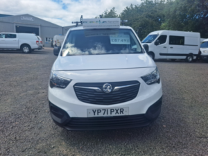 2021 Vauxhall Combo 1.5 Turbo D 2000 Edition in White — image 2