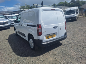 2021 Vauxhall Combo 1.5 Turbo D 2000 Edition in White — image 6