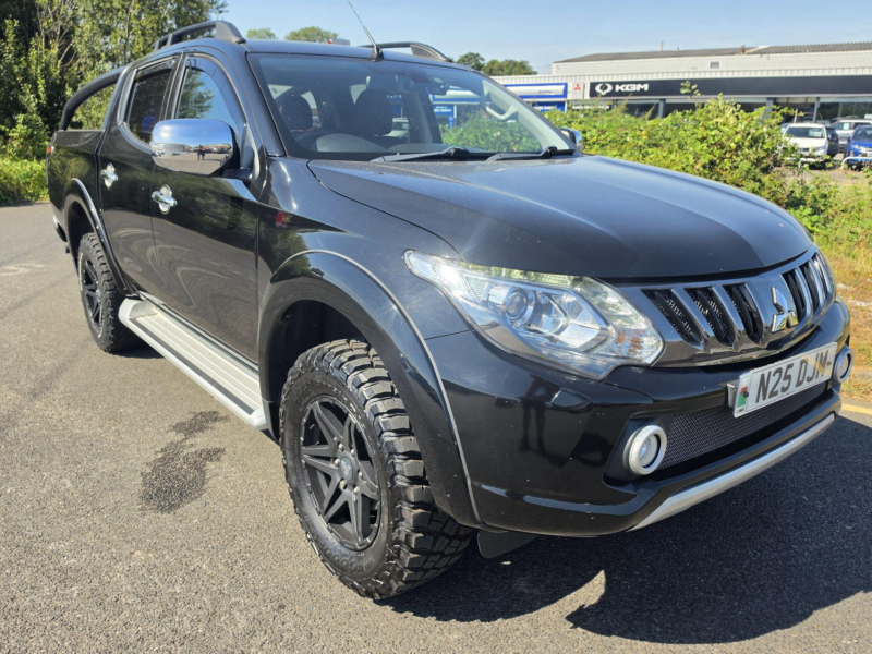 2018 Mitsubishi L200 2.4 Di-D Dc Barbarian Auto 4WD Euro 6 4dr in Black — image 1