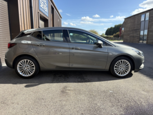 2019 Vauxhall Astra 1.6 I Turbo Gpf Elite Nav in Grey — image 4