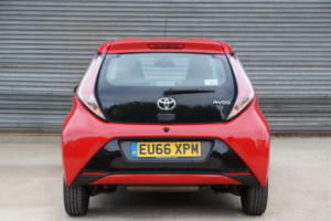 2016 Toyota Aygo 1.0 Vvt-I X-Play in Red — image 4