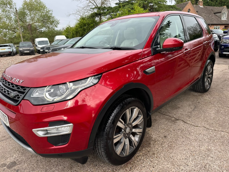 2016 Land Rover Discovery Sport 2.0 Td4 Hse Luxury in Red — image 1