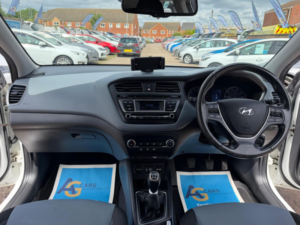 2015 Hyundai I20 1.2 Premium Euro 6 5dr in White — image 2