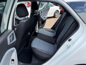 2015 Hyundai I20 1.2 Premium Euro 6 5dr in White — image 5