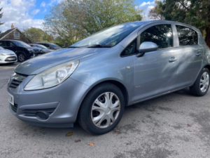 2009 Vauxhall Corsa 1.4i 16v Club Hatchback 5dr Petrol Automatic (166 G/km, 89 Bhp) in Silver — image 3