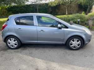 2009 Vauxhall Corsa 1.4i 16v Club Hatchback 5dr Petrol Automatic (166 G/km, 89 Bhp) in Silver — image 4